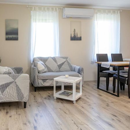 Süni apartman Ordacsehi Dış mekan fotoğraf